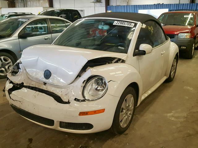 3VWRF31Y29M402895 - 2009 VOLKSWAGEN NEW BEETLE Weiß Foto 2