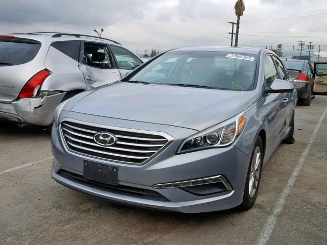 5NPE24AFXFH007107 - 2015 HYUNDAI SONATA SE SILVER photo 2