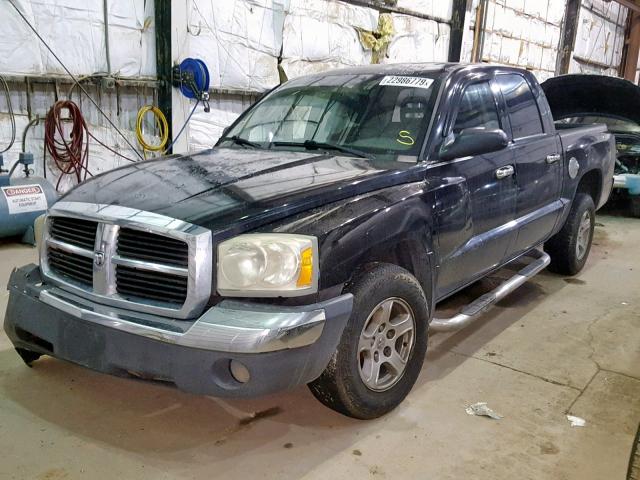 1D7HE48K95S314961 - 2005 DODGE DAKOTA QUA BLACK photo 2