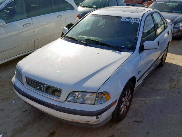 YV1VS2558YF563901 - 2000 VOLVO S40 WHITE photo 2