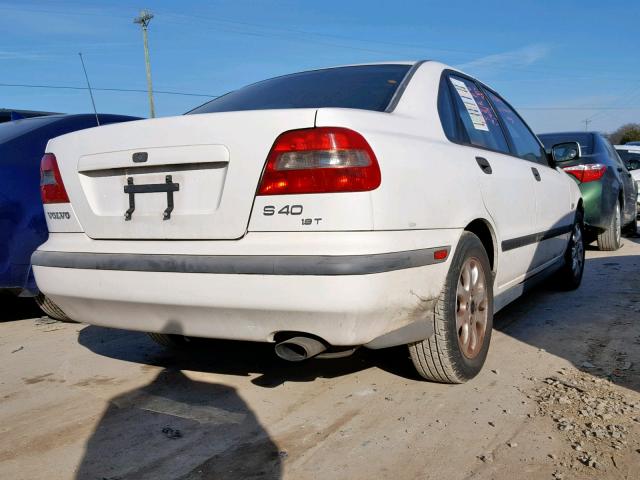 YV1VS2558YF563901 - 2000 VOLVO S40 WHITE photo 4