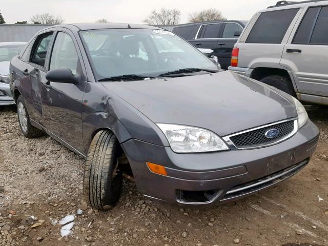 1FAHP34N46W136326 - 2006 FORD FOCUS ZX4 GRAY photo 1