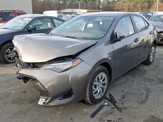 2T1BURHE5HC771735 - 2017 TOYOTA COROLLA L GRAY photo 2