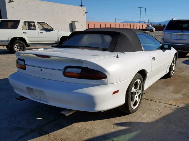 2G1FP32K2V2158943 - 1997 CHEVROLET CAMARO BAS WHITE photo 4