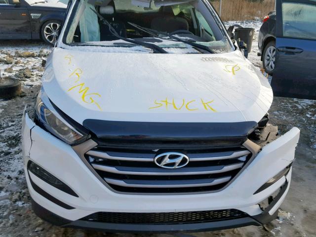 KM8J3CA46GU214293 - 2016 HYUNDAI TUCSON LIM WHITE photo 7