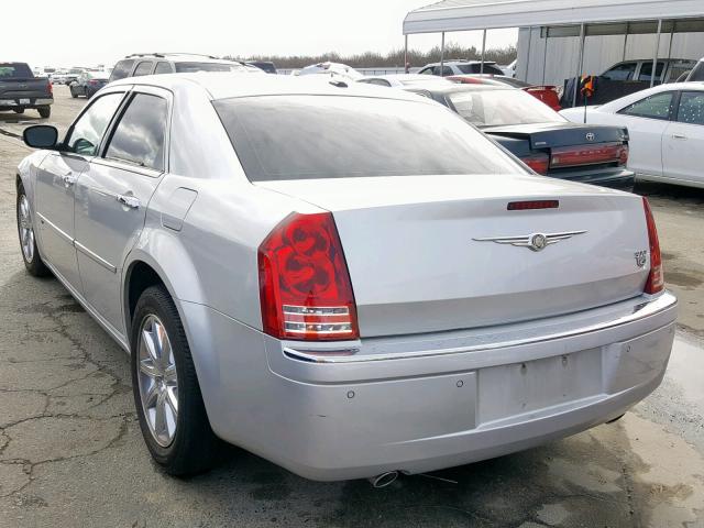 2C3CA6CT9AH113370 - 2010 CHRYSLER 300C SILVER photo 3