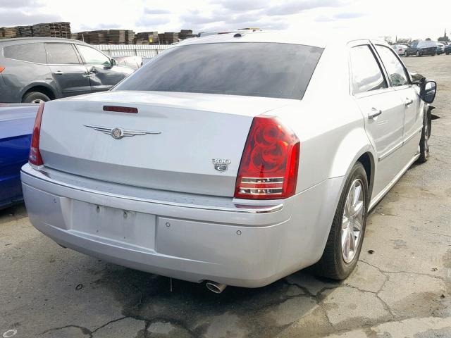 2C3CA6CT9AH113370 - 2010 CHRYSLER 300C SILVER photo 4