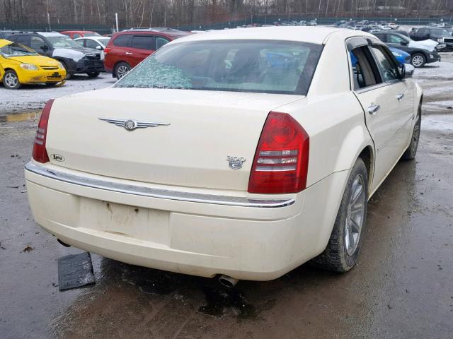 2C3JA63H75H100853 - 2005 CHRYSLER 300C WHITE photo 4