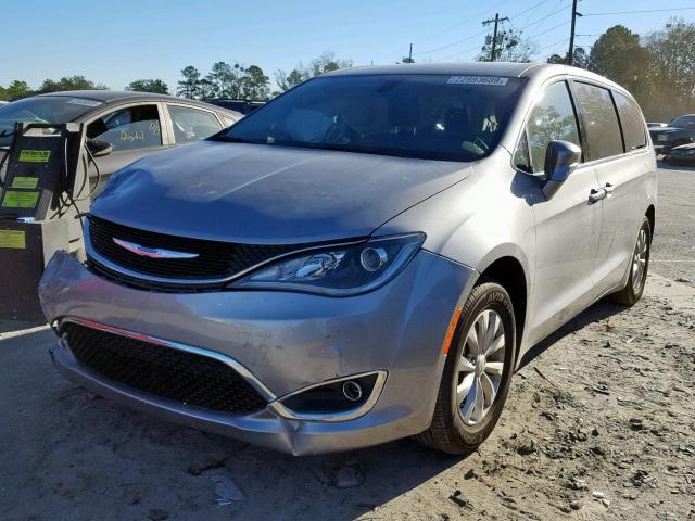 2C4RC1FGXJR106889 - 2018 CHRYSLER PACIFICA T SILVER photo 2