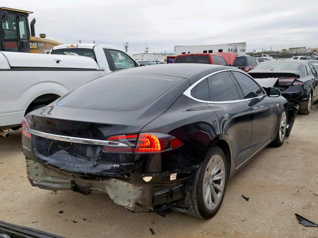 5YJSA1E12GF136252 - 2016 TESLA MODEL S შავი ფოტო 4