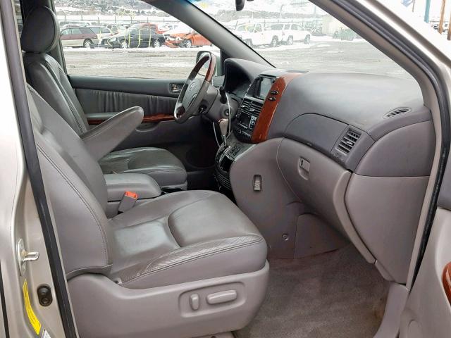 5TDBA22C45S052597 - 2005 TOYOTA SIENNA XLE SILVER photo 5