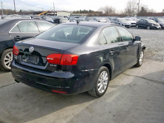 3VWDZ7AJ5BM305059 - 2011 VOLKSWAGEN JETTA SE BLACK photo 4