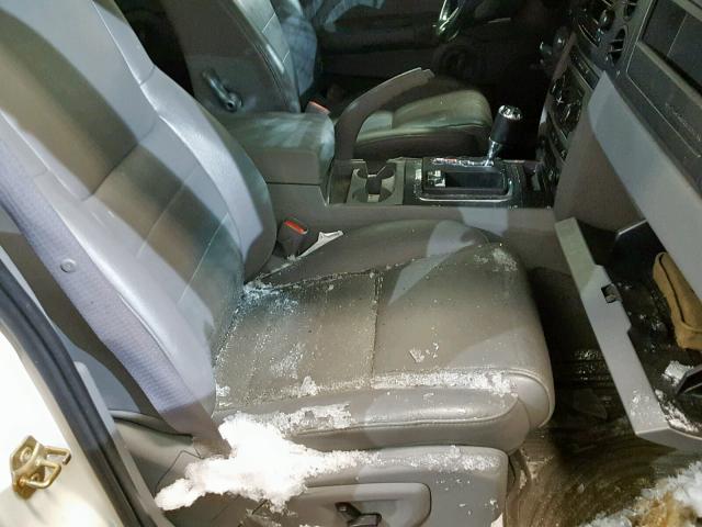 1J8HG48N97C611670 - 2007 JEEP COMMANDER WHITE photo 5