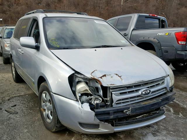 KNDMB133086237734 - 2008 KIA SEDONA SILVER photo 1