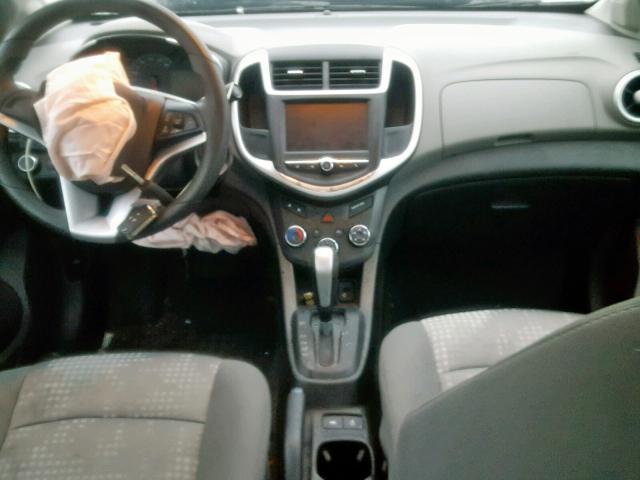 1G1JB5SH9H4173754 - 2017 CHEVROLET SONIC LS 银色 照片 9