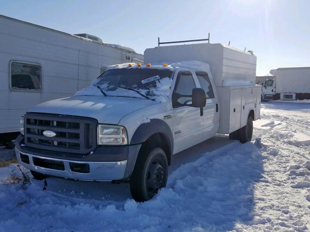 1FDAW57P76EB93774 - 2006 FORD F550 SUPER WHITE photo 2