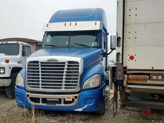 1FUJGLDR58LAB1748 - 2008 FREIGHTLINER CASCADIA 1 BLUE photo 2