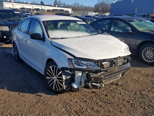 3VWB17AJ9GM417207 - 2016 VOLKSWAGEN JETTA SPOR WHITE photo 1