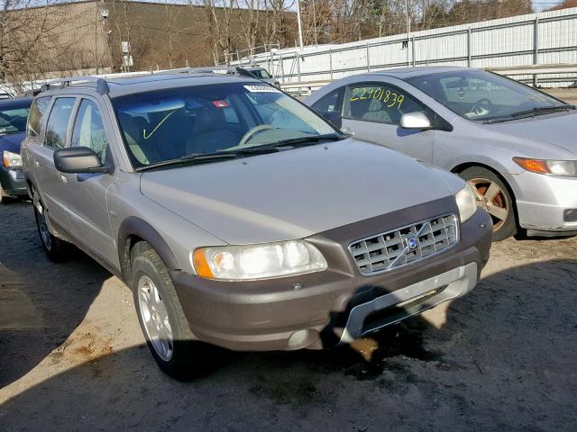 YV1SZ592851184552 - 2005 VOLVO XC70 GOLD photo 1