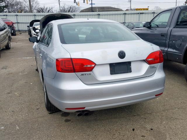 3VW2K7AJ0BM306194 - 2011 VOLKSWAGEN JETTA BASE Արծաթագույն լուսանկար 3