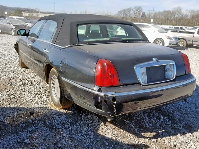 1LNHM83W41Y739683 - 2001 LINCOLN TOWN CAR C BLACK photo 3