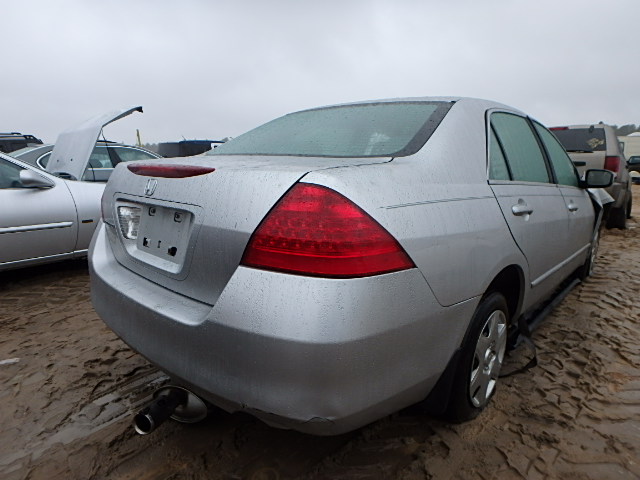 1HGCM56467A148197 - 2007 HONDA ACCORD LX SILVER photo 4