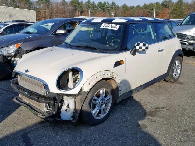 WMWSU3C51DT683026 - 2013 MINI COOPER WHITE photo 2