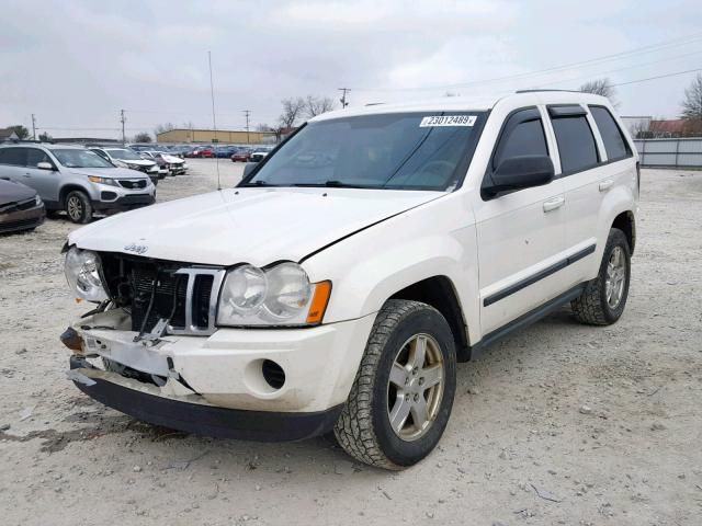 1J8GR48K67C687553 - 2007 JEEP GRAND CHER WHITE photo 2