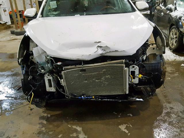 KM8SNDHF9HU173333 - 2017 HYUNDAI SANTA FE S WHITE photo 9