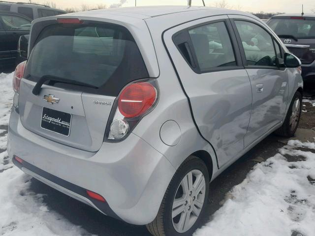 KL8CD6S98FC764355 - 2015 CHEVROLET SPARK 1LT SILVER photo 4