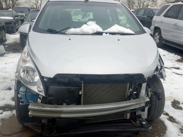 KL8CD6S98FC764355 - 2015 CHEVROLET SPARK 1LT SILVER photo 9