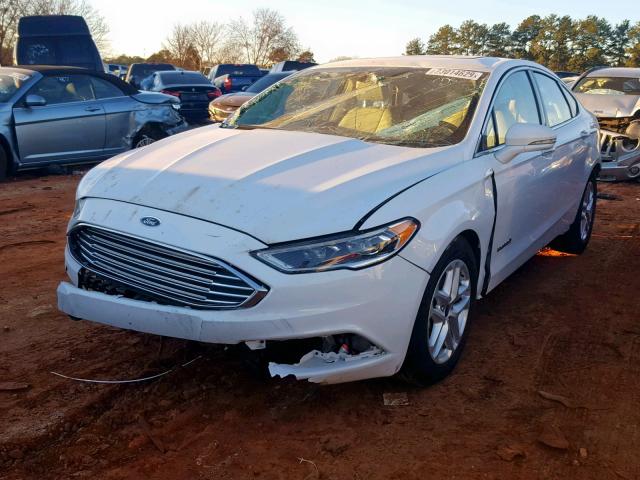 3FA6P0RU7HR368916 - 2017 FORD FUSION TIT WHITE photo 2