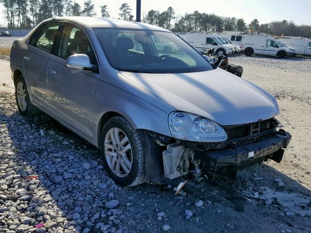 3VWST71K75M629359 - 2005 VOLKSWAGEN NEW JETTA SILVER photo 1