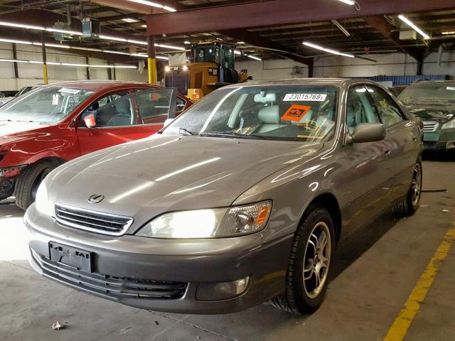 JT8BF28G510333461 - 2001 LEXUS ES 300 GRAY photo 2