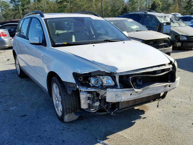 YV1MW382162181818 - 2006 VOLVO V50 2.4I WHITE photo 1