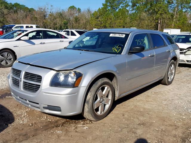 2D8GZ48VX5H537698 - 2005 DODGE MAGNUM SXT SILVER photo 2