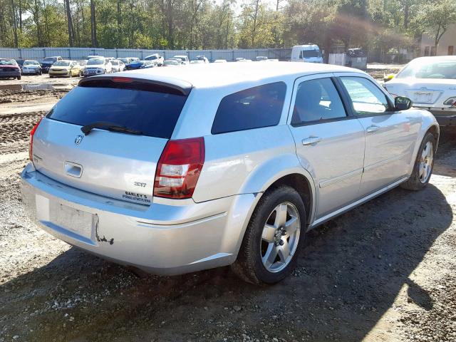 2D8GZ48VX5H537698 - 2005 DODGE MAGNUM SXT SILVER photo 4