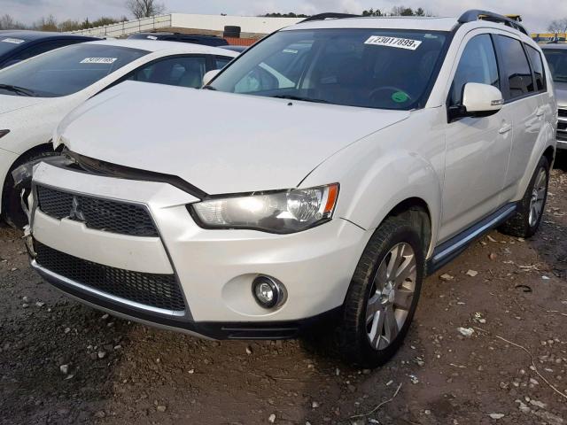 JA4JT3AW4AZ003913 - 2010 MITSUBISHI OUTLANDER WHITE photo 2