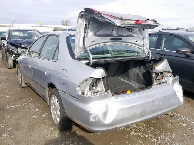 3HGCG665XYG704939 - 2000 HONDA ACCORD LX SILVER photo 3