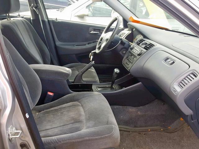 3HGCG665XYG704939 - 2000 HONDA ACCORD LX SILVER photo 5