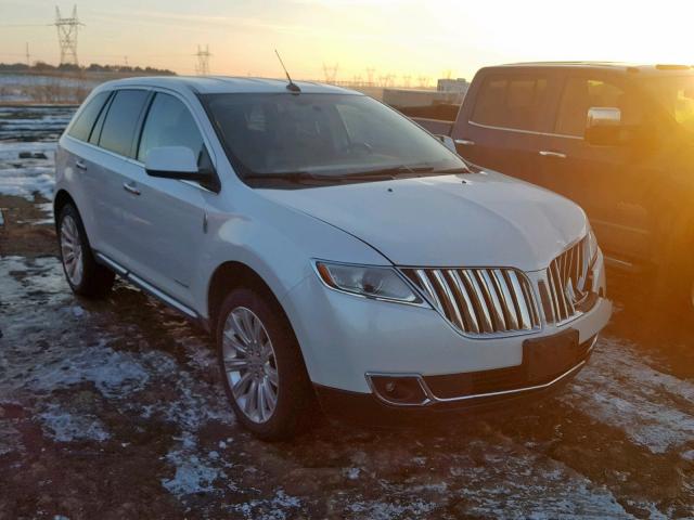 2LMDJ8JK2BBJ14080 - 2011 LINCOLN MKX WHITE photo 1