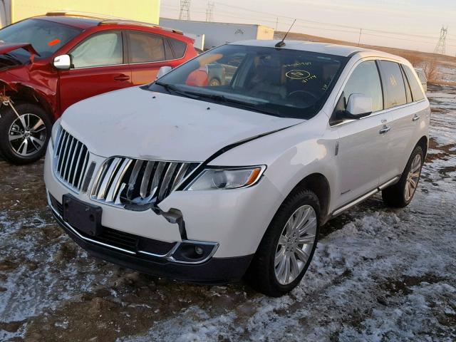 2LMDJ8JK2BBJ14080 - 2011 LINCOLN MKX WHITE photo 2