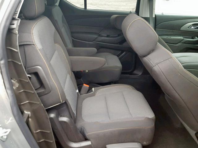 1GNERGKWXJJ213675 - 2018 CHEVROLET TRAVERSE L GRAY photo 6