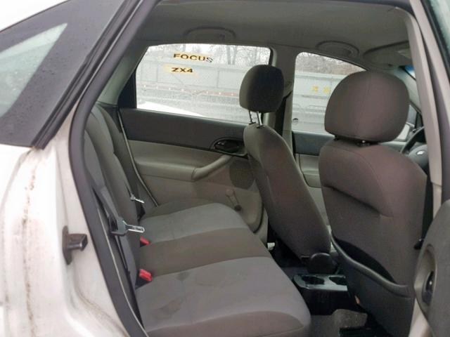 1FAFP34N76W207199 - 2006 FORD FOCUS ZX4 WHITE photo 6