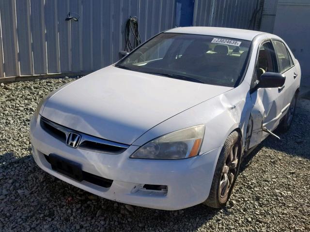 1HGCM56137A184919 - 2007 HONDA ACCORD VAL WHITE photo 2