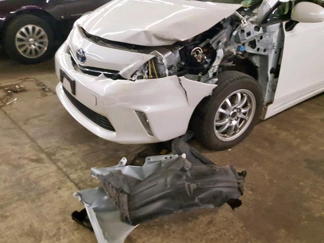 JTDZN3EUXC3155096 - 2012 TOYOTA PRIUS V WHITE photo 9