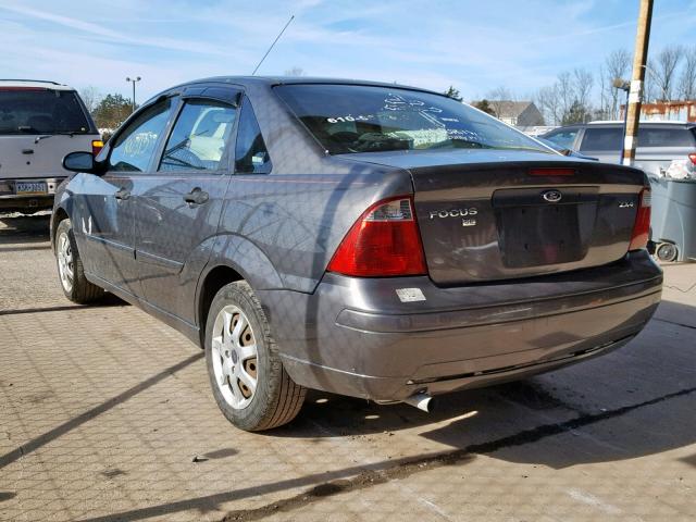 1FAFP34N35W288085 - 2005 FORD FOCUS ZX4 GRAY photo 3