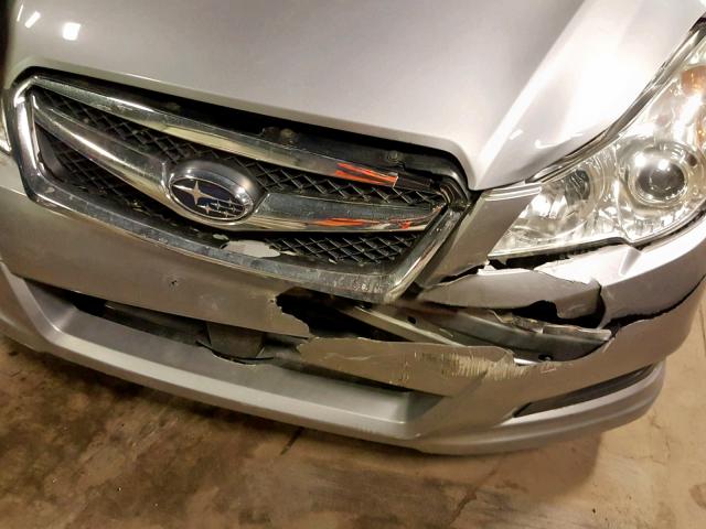 4S3BMBC68B3257367 - 2011 SUBARU LEGACY 2.5 SILVER photo 9