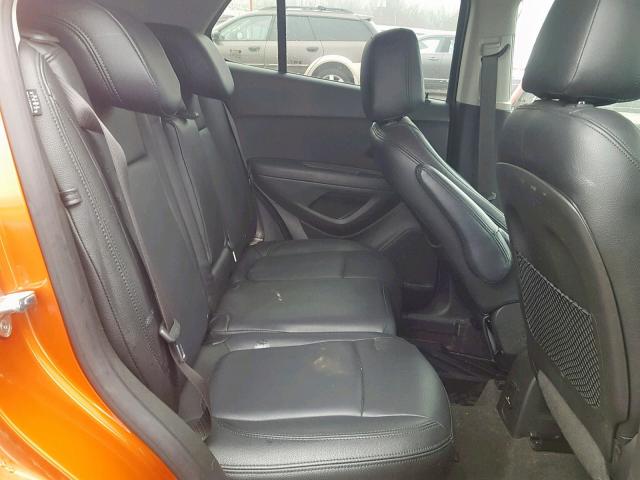 KL7CJPSBXGB664738 - 2016 CHEVROLET TRAX 1LT ORANGE photo 6
