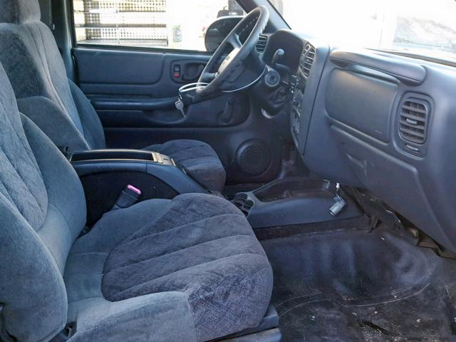 1GTCS19W328186318 - 2002 GMC SONOMA GRAY photo 5